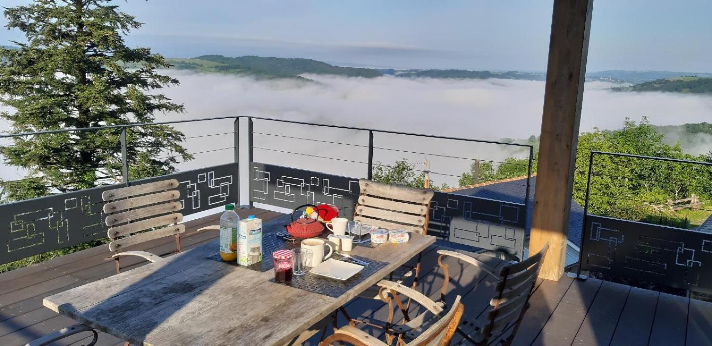 Louradou-Sur-Ciel Bed & Breakfast Jouqueviel Dış mekan fotoğraf